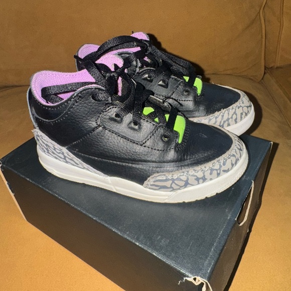 Jordan 3 retro , toddler size 10C - Picture 3 of 5